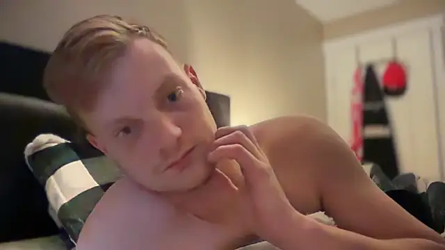 Snapshot of lustylyndon chatting on 11/21/25, 03:11 lustylyndon online show from 11/21/25, 03:11