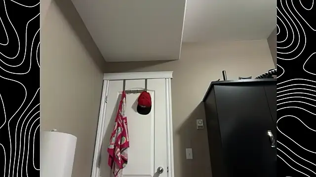 Snapshot of lustylyndon chatting on 11/24/25, 04:40 lustylyndon online show from 11/24/25, 04:40