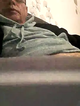 Vince072 online show from 09/26/25, 03:43