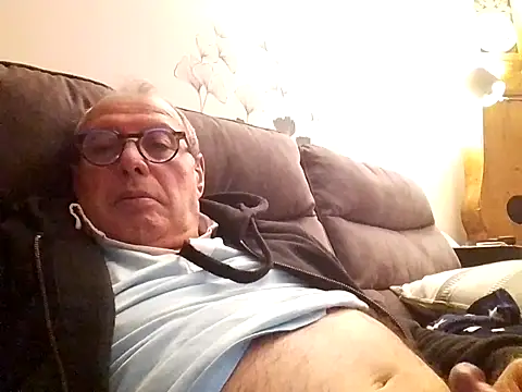 Vince072 online show from 10/08/25, 06:38