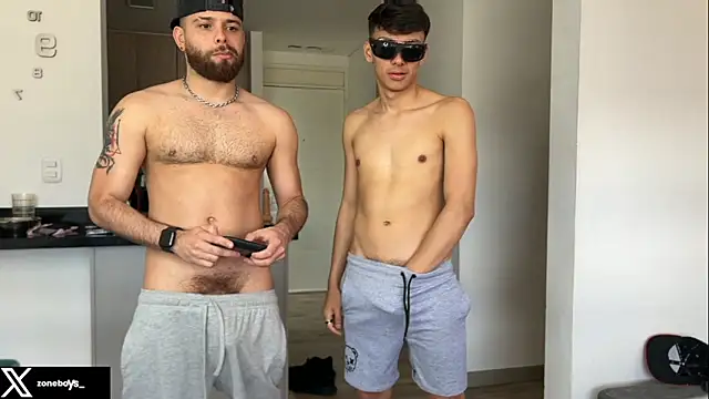 Snapshot of zoneboys chatting on 09/25/25, 09:18 zoneboys online show from 09/25/25, 09:18