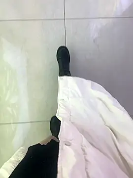 xiaoyuan01 online show from 03/18/26, 02:15