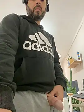 Snapshot of uto857 chatting on 01/13/26, 03:17 uto857 online show from 01/13/26, 03:17