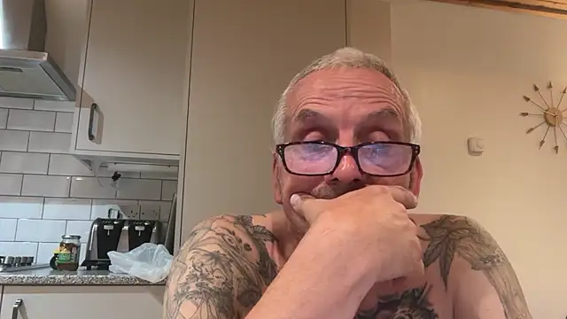 poggles online show from 09/19/25, 08:31