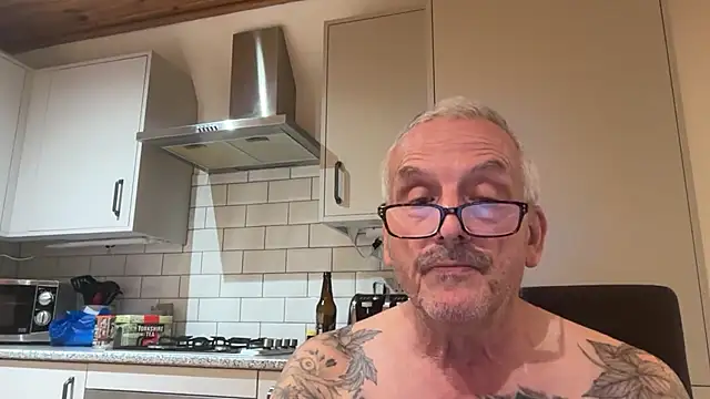 poggles online show from 09/20/25, 08:48