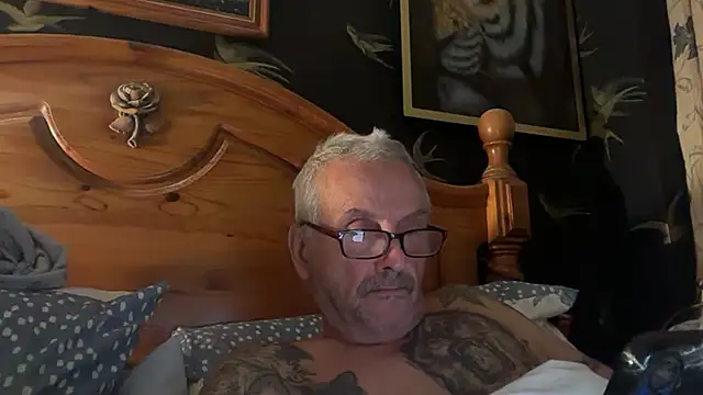 poggles online show from 10/03/25, 07:33