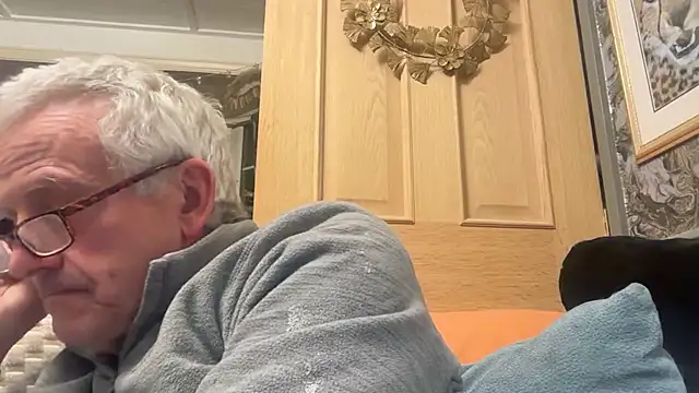 poggles online show from 10/27/25, 10:36