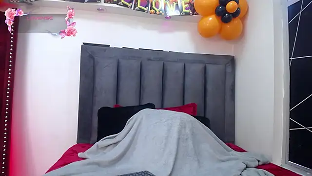 EmmaJhomson online show from 10/08/25, 08:28