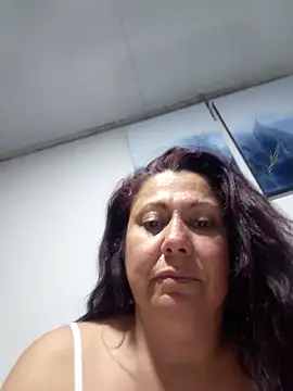 Snapshot of EmmaJhomson chatting on 06/12/26, 12:53 EmmaJhomson online show from 06/12/26, 12:53