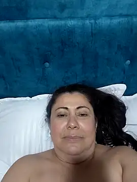 Snapshot of EmmaJhomson chatting on 06/17/26, 01:08 EmmaJhomson online show from 06/17/26, 01:08