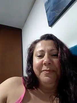 Snapshot of EmmaJhomson chatting on 06/23/26, 12:52 EmmaJhomson online show from 06/23/26, 12:52