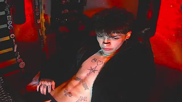 Snapshot of prince_x_dark chatting on 11/24/25, 09:42 prince x dark online show from 11/24/25, 09:42