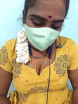 Snapshot of Tamil_riyalini12 chatting on 11/18/25, 05:01 Tamil riyalini12 online show from 11/18/25, 05:01