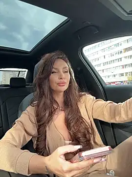 LunaBex online show from 11/26/25, 08:48