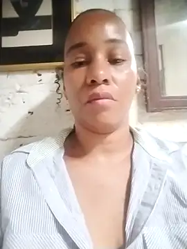 Snapshot of EbonyHorrny chatting on 10/18/25, 03:13 EbonyHorrny online show from 10/18/25, 03:13