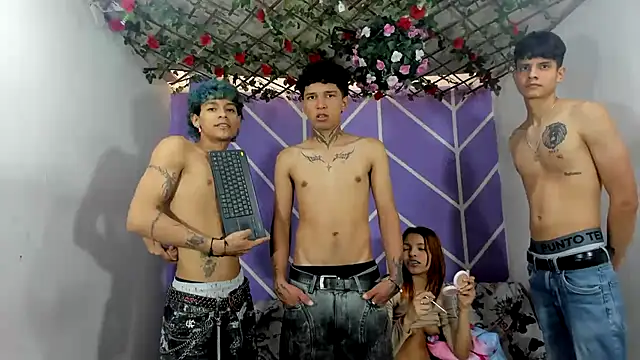 Snapshot of Bastian_boyshot77 chatting on 10/18/25, 02:40 Bastian boyshot77 online show from 10/18/25, 02:40