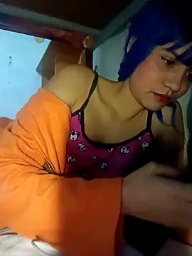 famousfox-69 online show from 04/17/26, 08:34