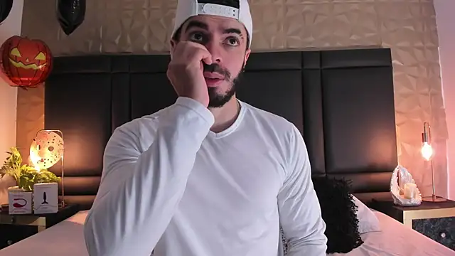 AxelThompson  online show from 10/16/25, 12:28