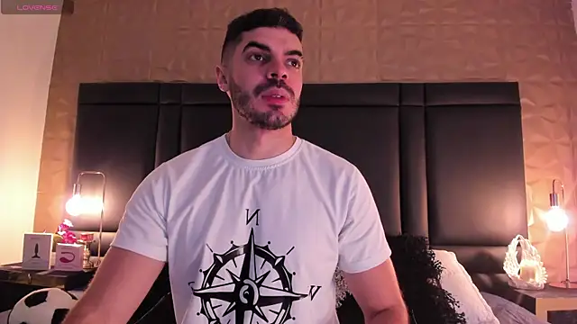 AxelThompson  online show from 11/06/25, 11:44