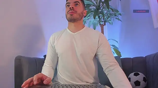 AxelThompson  online show from 01/14/26, 12:00