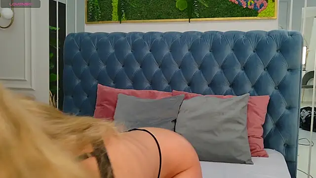 SiennaPierce online show from 12/15/25, 05:12