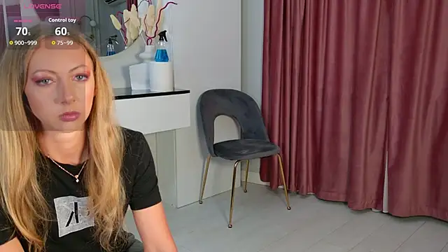 Snapshot of SiennaPierce chatting on 07/15/26, 11:37 SiennaPierce online show from 07/15/26, 11:37