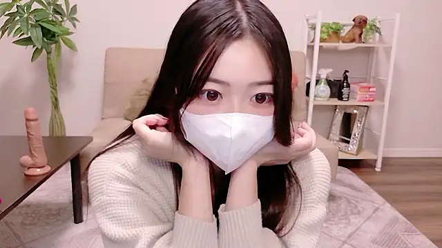 Snapshot of SUI-Strong chatting on 10/18/25, 11:00 SUI-Strong online show from 10/18/25, 11:00