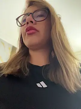 sara calderon online show from 10/09/25, 01:20