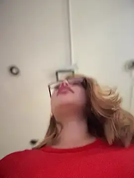 sara calderon online show from 11/21/25, 01:32