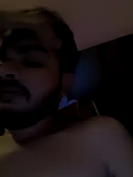 Snapshot of Riyansh_mehta chatting on 09/27/25, 07:08 Riyansh mehta online show from 09/27/25, 07:08