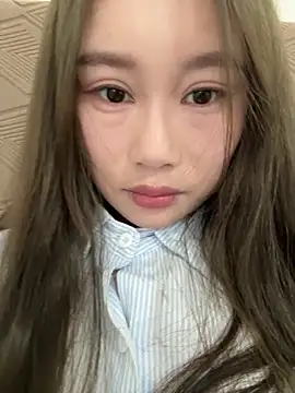 Snapshot of uulove521 chatting on 10/25/25, 03:25 uulove521 online show from 10/25/25, 03:25