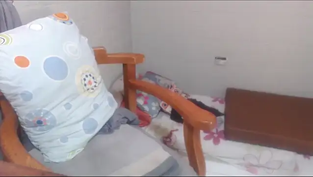 rose-crystal online show from 04/26/26, 06:27