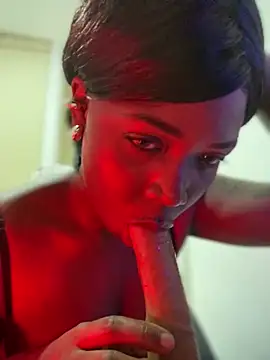 Alexia 24 online show from 11/23/25, 04:23