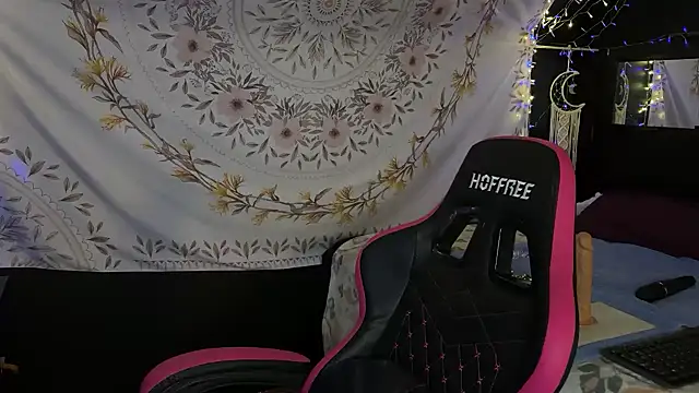 Snapshot of BossMomma0387 chatting on 11/20/25, 03:12 BossMomma0387 online show from 11/20/25, 03:12