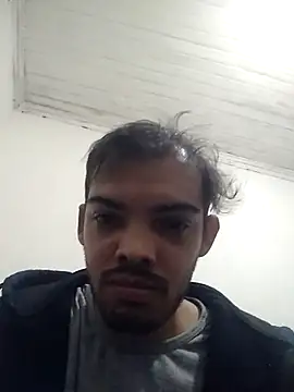 GuilhermeYuree online show from 11/01/25, 12:56