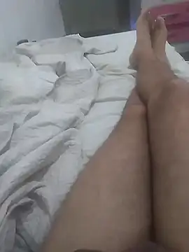 GuilhermeYuree online show from 12/14/25, 08:52