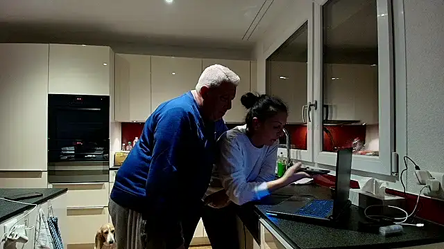 Snapshot of Kinky_Couple69 chatting on 09/26/25, 06:23 Kinky Couple69 online show from 09/26/25, 06:23