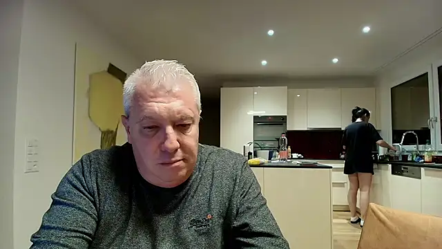 Snapshot of Kinky_Couple69 chatting on 10/07/25, 06:49 Kinky Couple69 online show from 10/07/25, 06:49