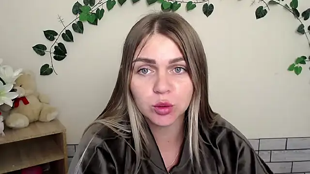 Snapshot of Magic_Katarina_ chatting on 10/03/25, 09:06 Magic Katarina online show from 10/03/25, 09:06