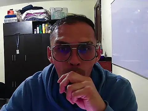 DOBLEWYOSK69G online show from 09/18/25, 03:52