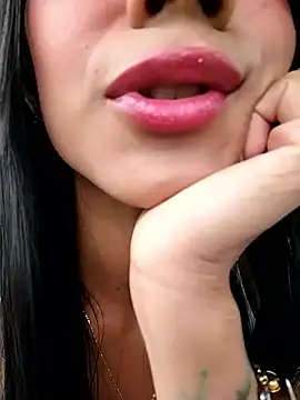 Juliana Xander online show from 11/12/25, 02:17