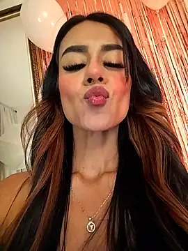 Juliana Xander online show from 11/16/25, 02:17