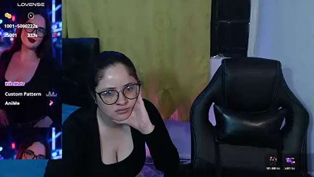 Snapshot of KrystalAdams chatting on 05/11/26, 01:39 KrystalAdams online show from 05/11/26, 01:39