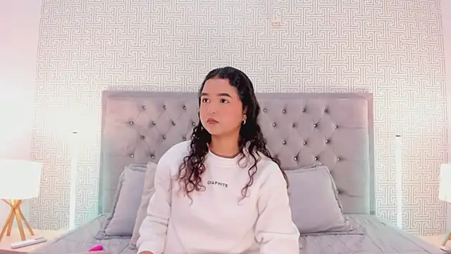 Evaa Lunna  online show from 03/02/26, 08:26