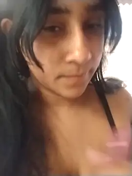 Snapshot of srtsara chatting on 09/30/25, 12:10 srtsara online show from 09/30/25, 12:10