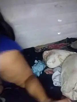 Snapshot of srtsara chatting on 12/16/25, 08:14 srtsara online show from 12/16/25, 08:14