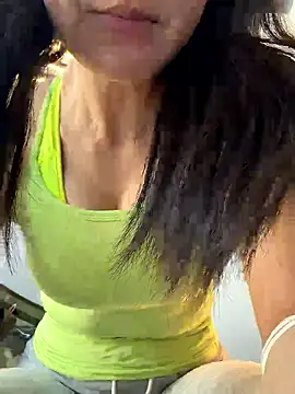 Snapshot of Ninazhang chatting on 05/11/26, 01:11 Ninazhang online show from 05/11/26, 01:11