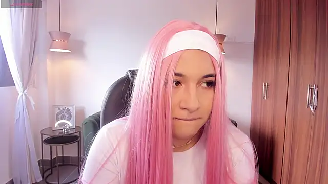 DANDARA THOM online show from 09/21/25, 07:48