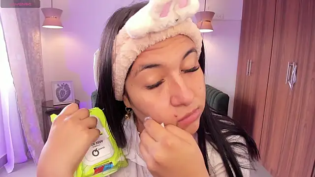 DANDARA THOM online show from 10/03/25, 07:11