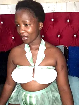 MissREAHx online show from 10/13/25, 04:07